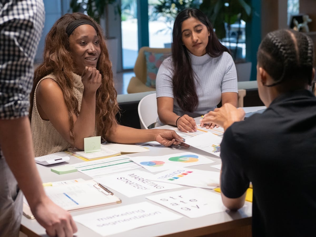 Imagen de servicio de implementación de soluciones